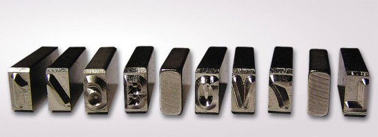 Jednotliv&eacute; znaky do nosiče 6 mm - Č&Iacute;SLICE, SPECI&Aacute;LN&Iacute; ZNAKY